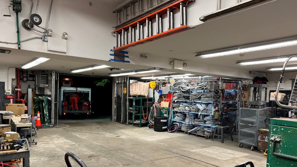 More Photos Of 495-497 Graham Ave, Brooklyn Flex For Lease