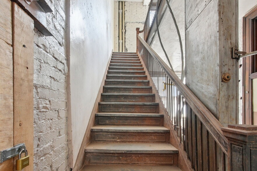 More Photos Of 167 S High St, Columbus Office For Sale