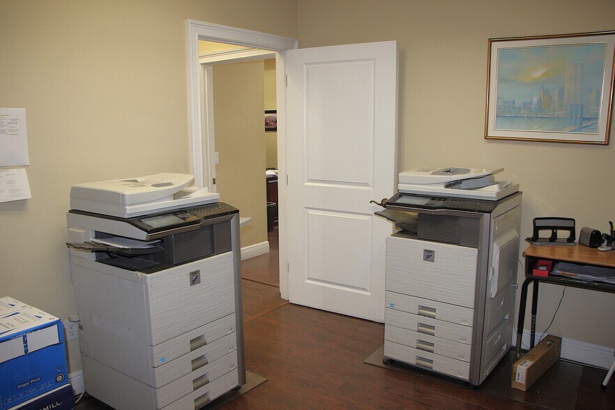 More Photos Of 6143 S Orange Blossom Trl, Orlando Loft Creative Space For Sale