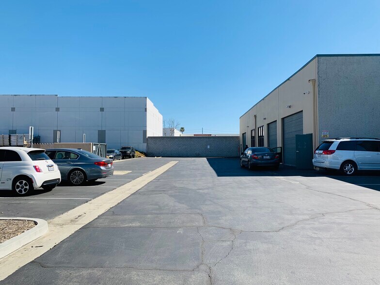 More Photos Of 13921 Sycamore Way, Chino Warehouse For Lease