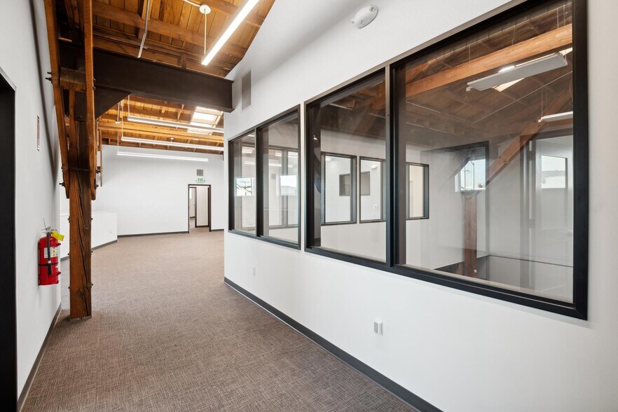 More Photos Of 1000 Calcot Pl, Oakland Warehouse For Lease