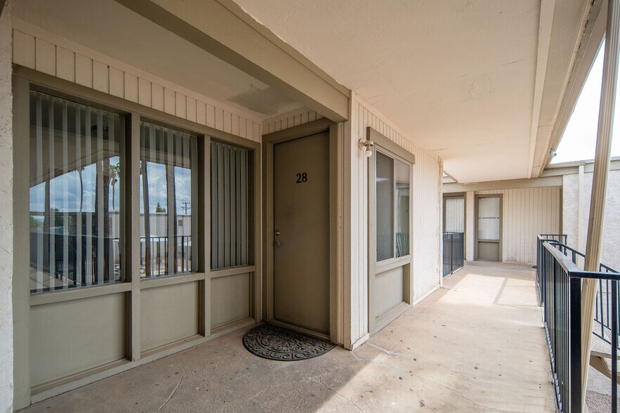 More Photos Of 2432 W Turney Ave, Phoenix Shelter For Sale