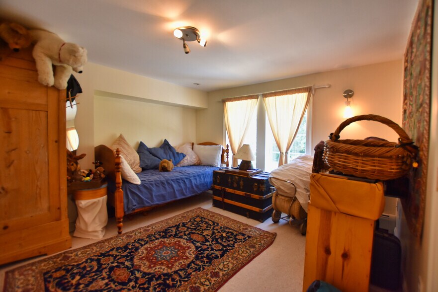 More Photos Of 146 Calef Hwy, Barrington Flex For Sale