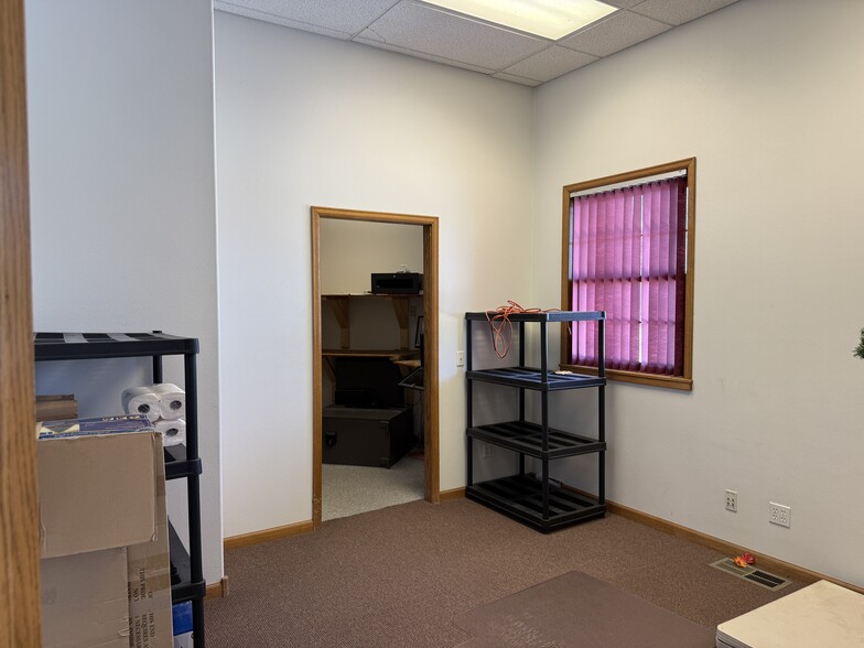 More Photos Of 500 U.S. 50 Business Loop, Olathe General Retail For Sale