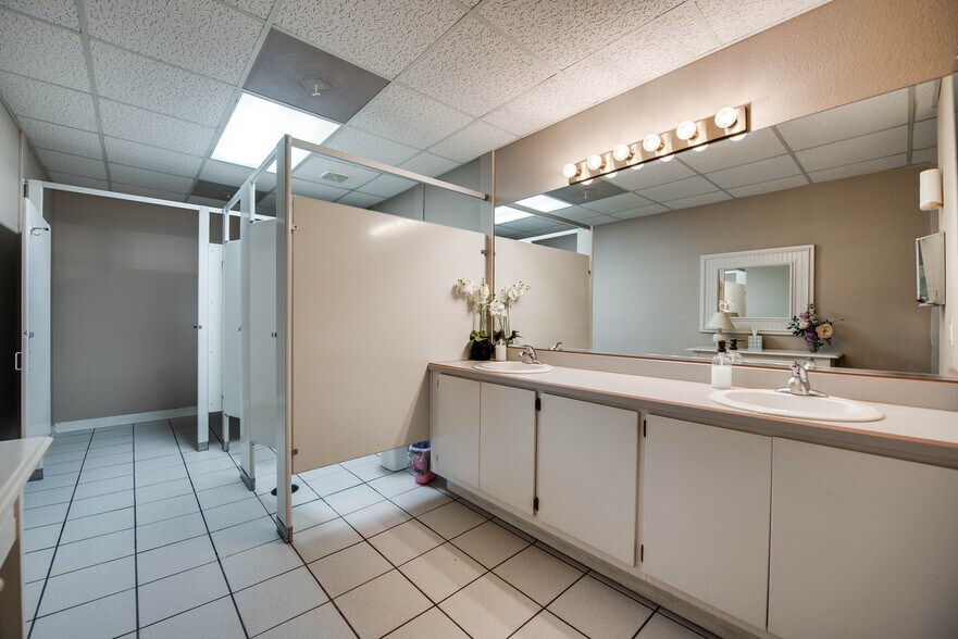 More Photos Of 2110 E 10th St, Odessa Specialty For Sale