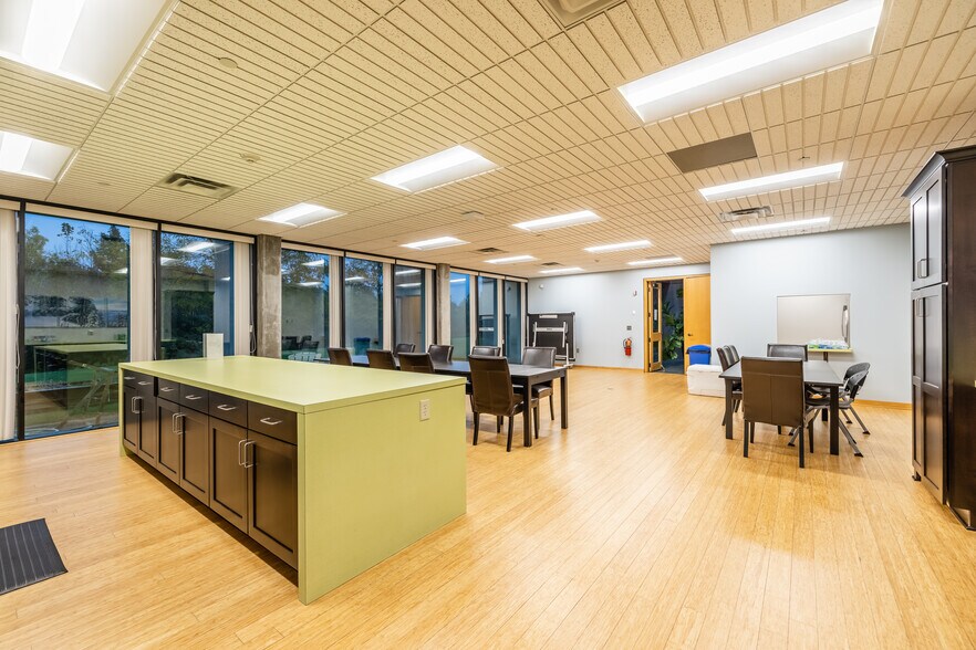 More Photos Of 1020 John St, West Henrietta Loft Creative Space For Sale