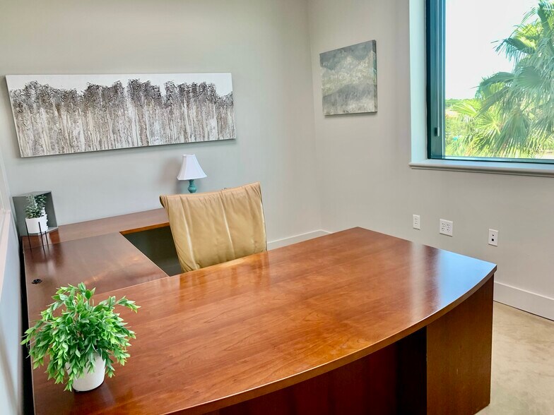 More Photos Of 34990 Emerald Coast Pky, Destin Office For Sale