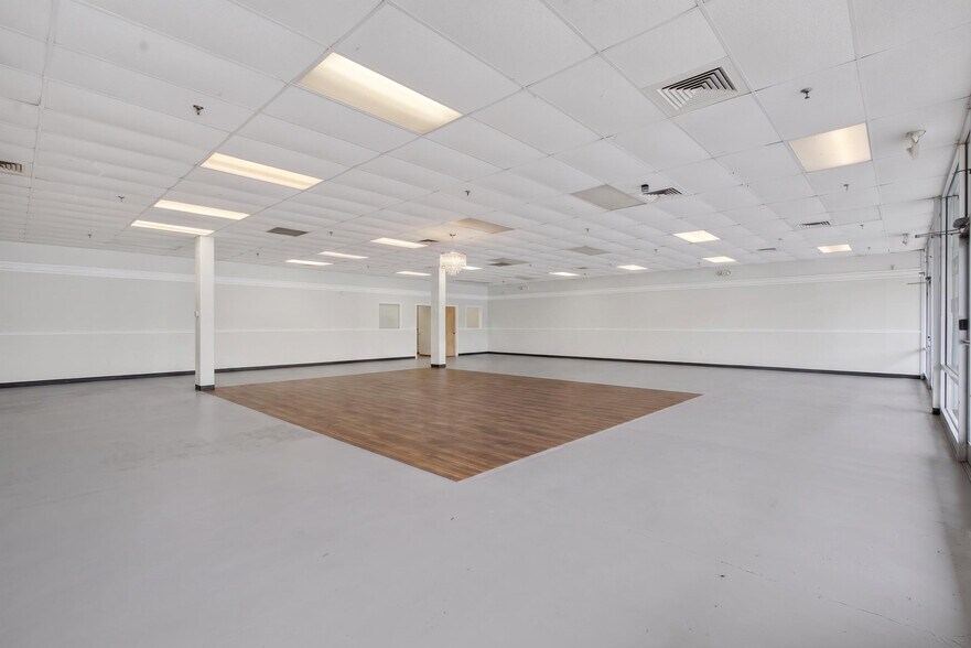 More Photos Of 439-489 N Cannon Blvd, Kannapolis Unknown For Lease