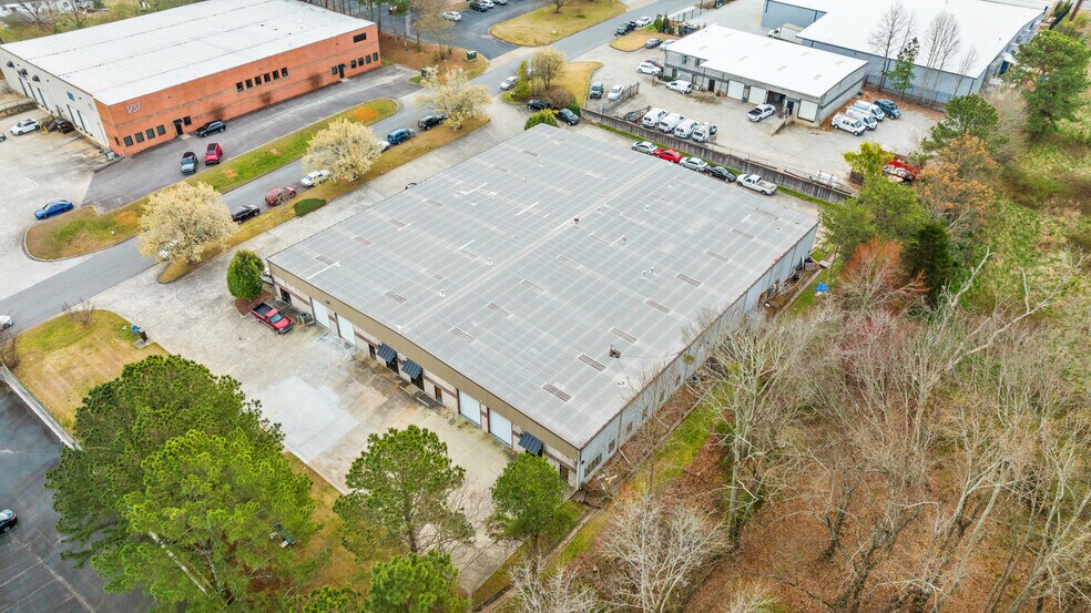 More Photos Of 1150 Alpha Dr, Alpharetta Distribution For Lease
