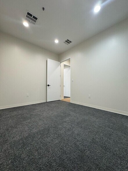 More Photos Of 1400 N Coit Rd, McKinney Office For Sale