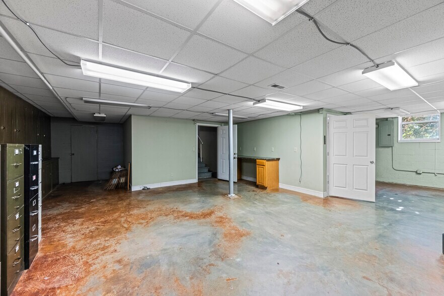 More Photos Of 1348 3rd St SE, Cullman Office For Sale