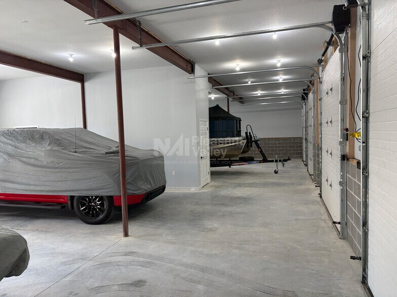 More Photos Of 1627 Krumroy Rd, Akron General Retail For Sale