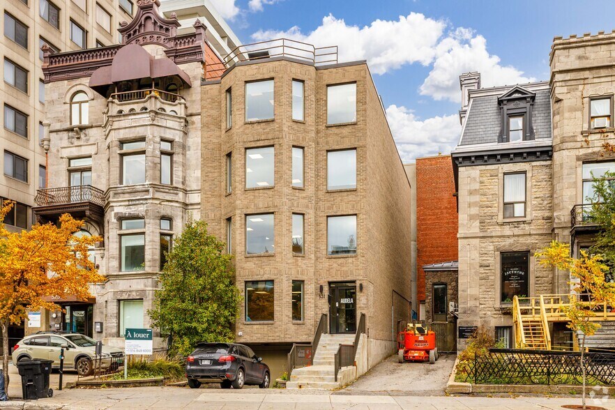 More Photos Of 531 Rue Sherbrooke E, Montréal Office For Sale