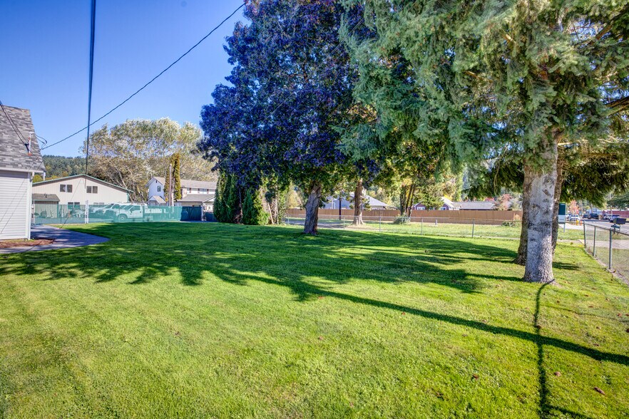 More Photos Of 16303 64th St E, Sumner Office For Lease