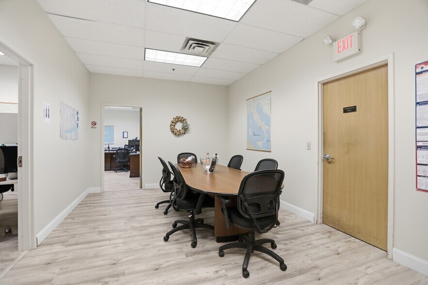 More Photos Of 678 Andover St, Lawrence Light Manufacturing For Lease