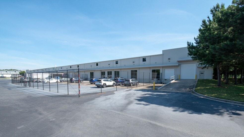 More Photos Of 3025 Chastain Meadows Pkwy, Marietta Warehouse For Lease