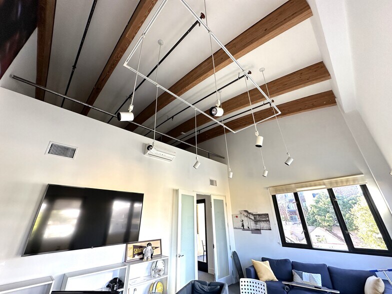 More Photos Of 1149 3rd St, Santa Monica Loft Creative Space For Sale