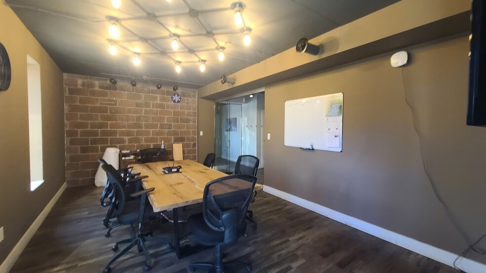 More Photos Of 2045 Astor Crt, Tecumseh Manufacturing For Lease