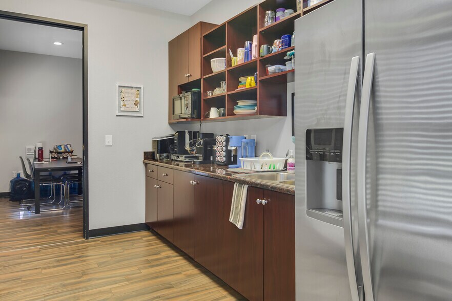 More Photos Of 4202-4204 W Linebaugh Ave, Tampa Medical For Lease