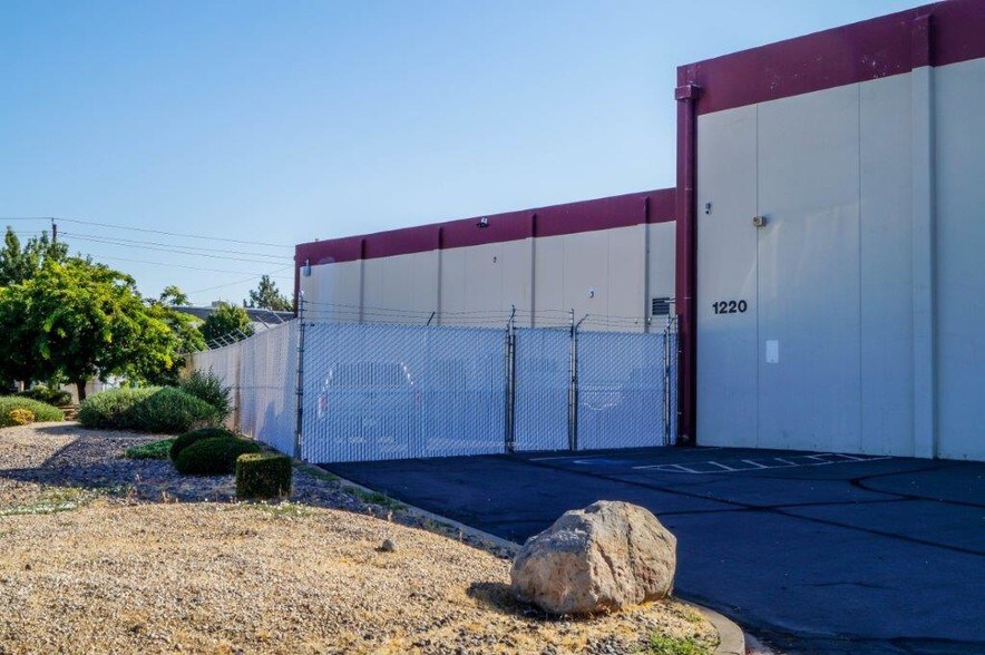 More Photos Of 1195 Greg St, Sparks Warehouse For Lease