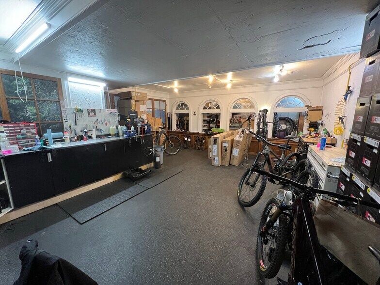 More Photos Of 195 Broadway W, Vancouver Storefront Retail Office For Lease