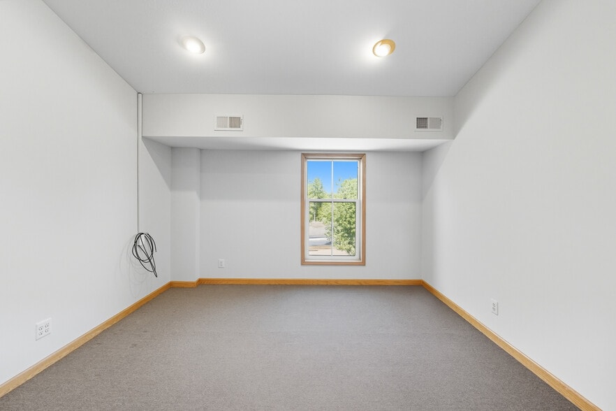 More Photos Of 10130-10134 Colvin Run Rd, Great Falls Medical For Sale