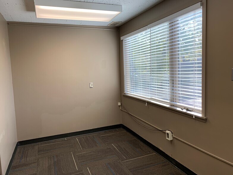 More Photos Of 1800 S Summit Ave, Sioux Falls Office For Lease
