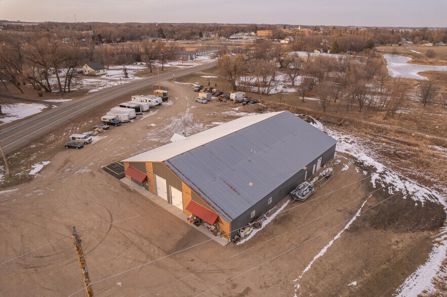 More Photos Of 815 E 1st Ave, Osakis Flex For Lease