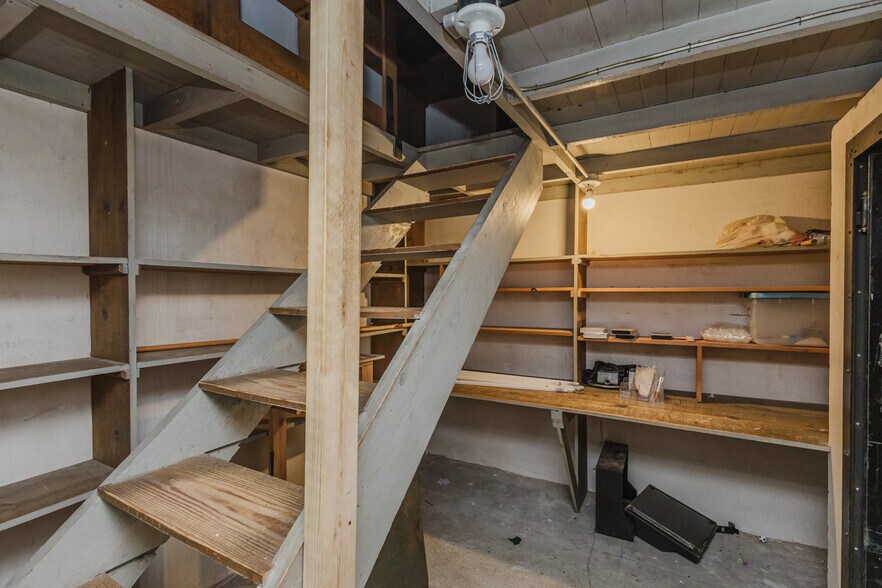 More Photos Of 724 N Main St, Newton Storefront For Sale