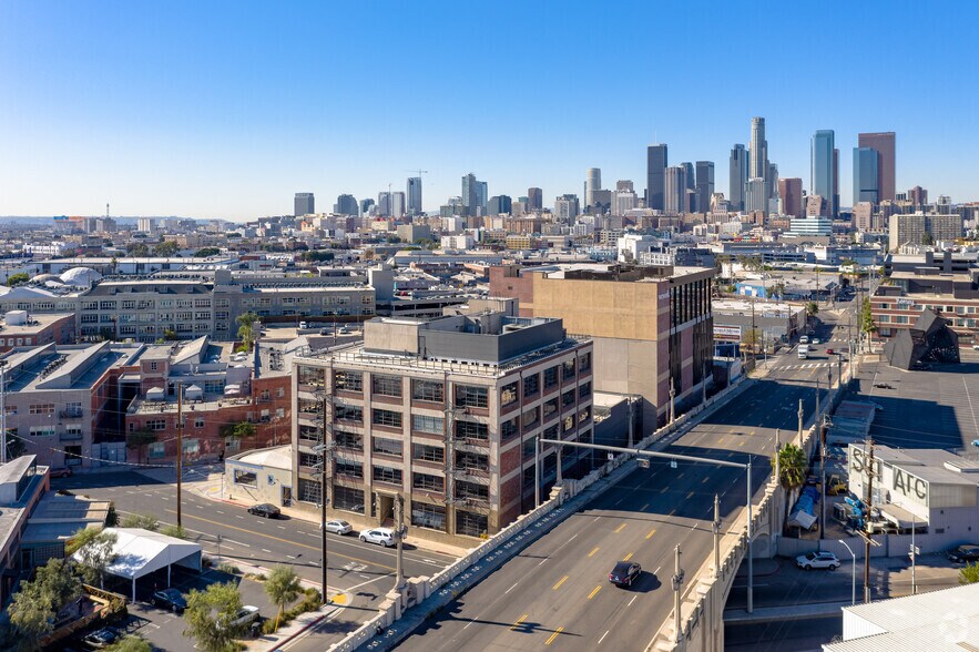 More Photos Of 1019 E 4th Pl, Los Angeles Loft Creative Space For Lease