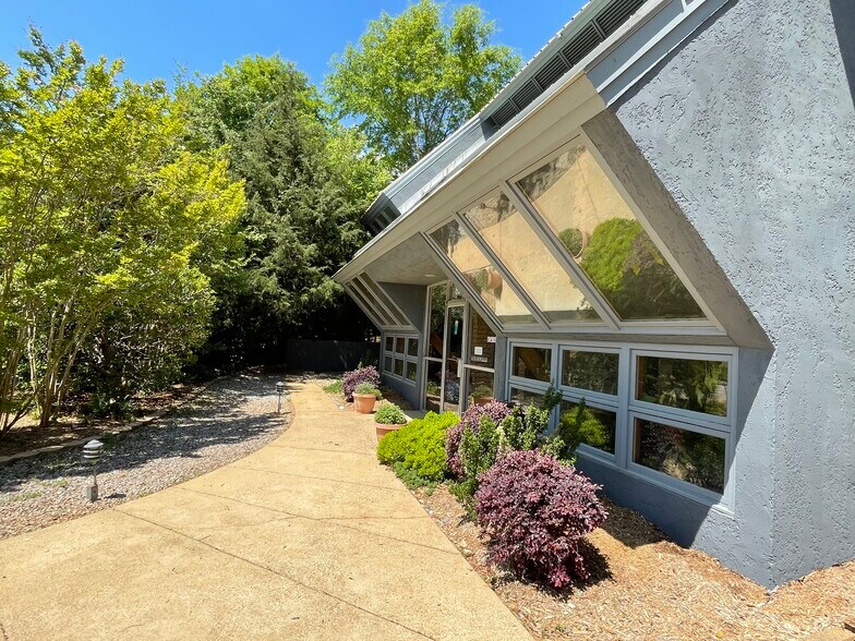 More Photos Of 850 W Morgan St, Raleigh Loft Creative Space For Sale