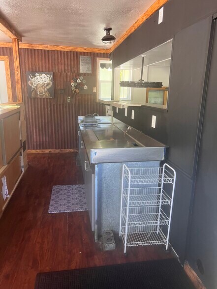 More Photos Of 930 S F St, Lakeview Restaurant For Sale