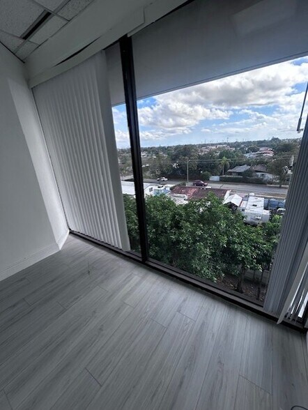 More Photos Of 900 W 49th St, Hialeah Medical For Lease