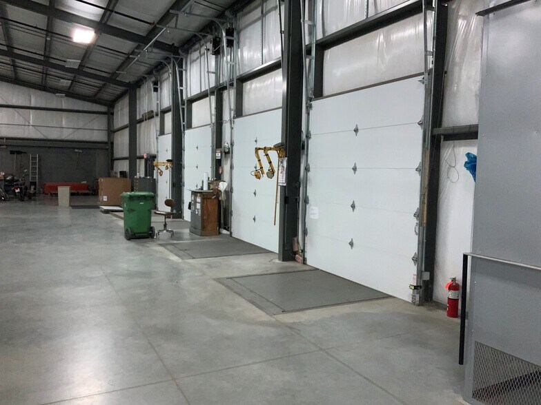 More Photos Of 1110 Aries Dr, Lincoln Warehouse For Lease