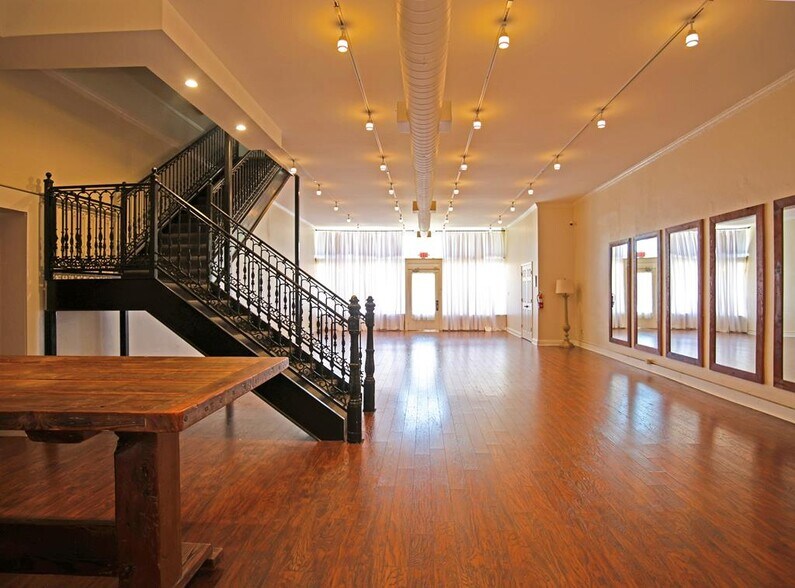 More Photos Of 97 1st St, Grenada General Retail For Sale