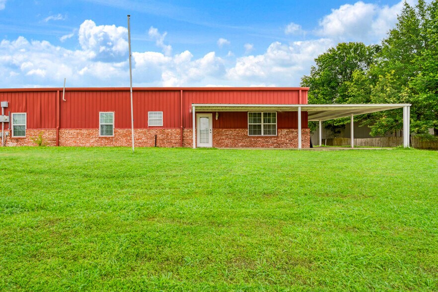 More Photos Of 6210 Lamar Rd, Reno Flex For Sale