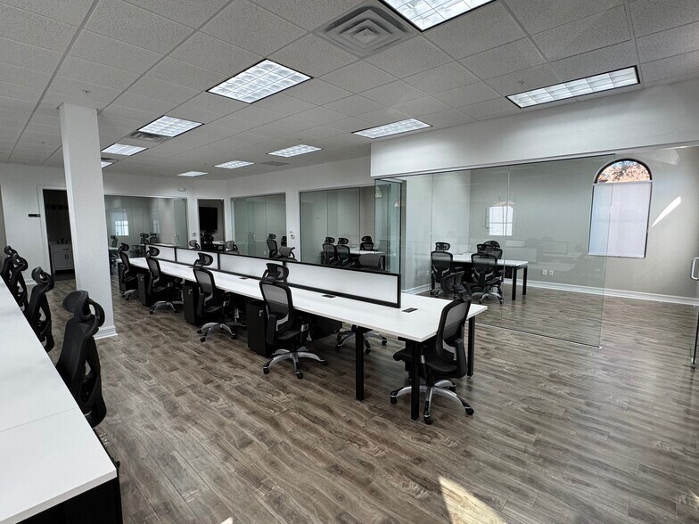 More Photos Of 13421 Parker Commons Blvd, Fort Myers Medical For Sale