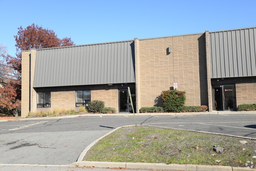 More Photos Of 9-53 Smith St, Englewood Light Manufacturing For Lease