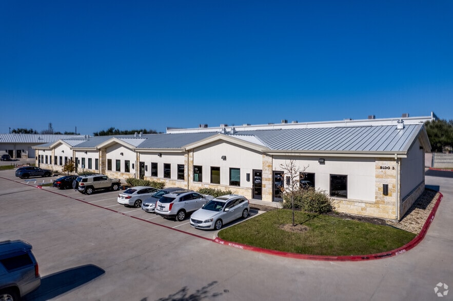 More Photos Of 1011 S Heatherwilde Blvd, Pflugerville Research And Development For Lease