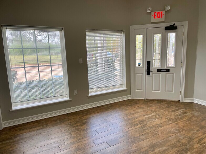 More Photos Of 613 Russell Blvd, Nacogdoches Healthcare For Lease