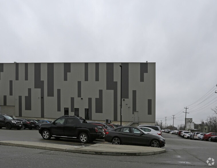 More Photos Of 675 Queen St S, Kitchener Office For Lease