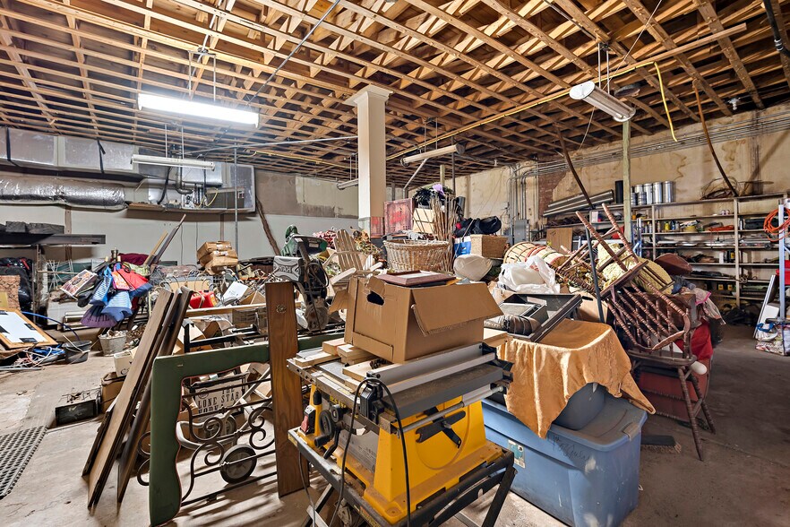 More Photos Of 103 S 6th St, Brownfield Restaurant For Sale