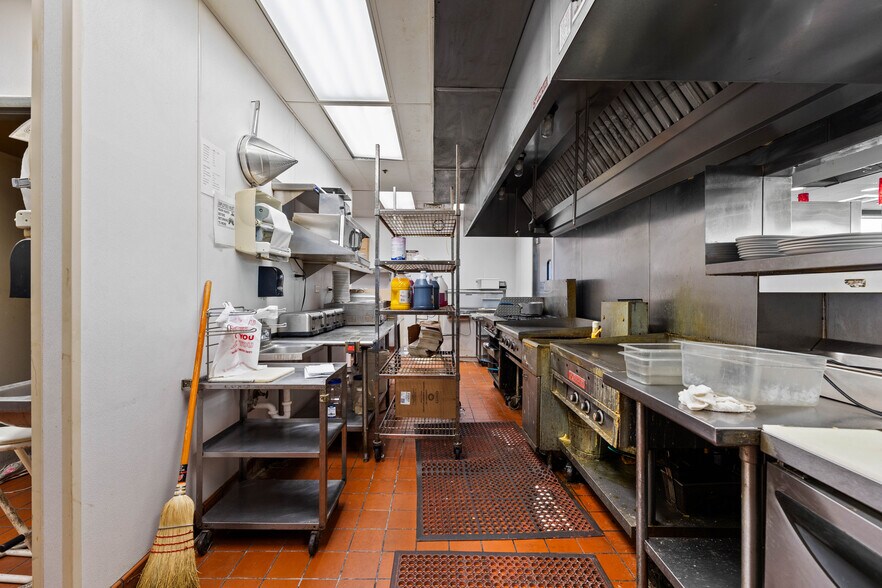 More Photos Of 5701 W Monee Manhattan Rd, Monee Freestanding For Lease