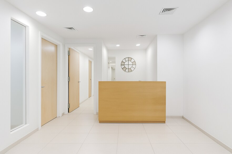 Primary Photo Of 800 2nd Ave, New York Medical For Sale