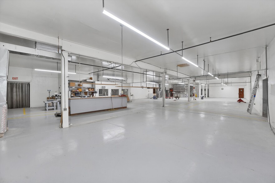 More Photos Of 602-620 Tacoma St, Allentown Manufacturing For Sale