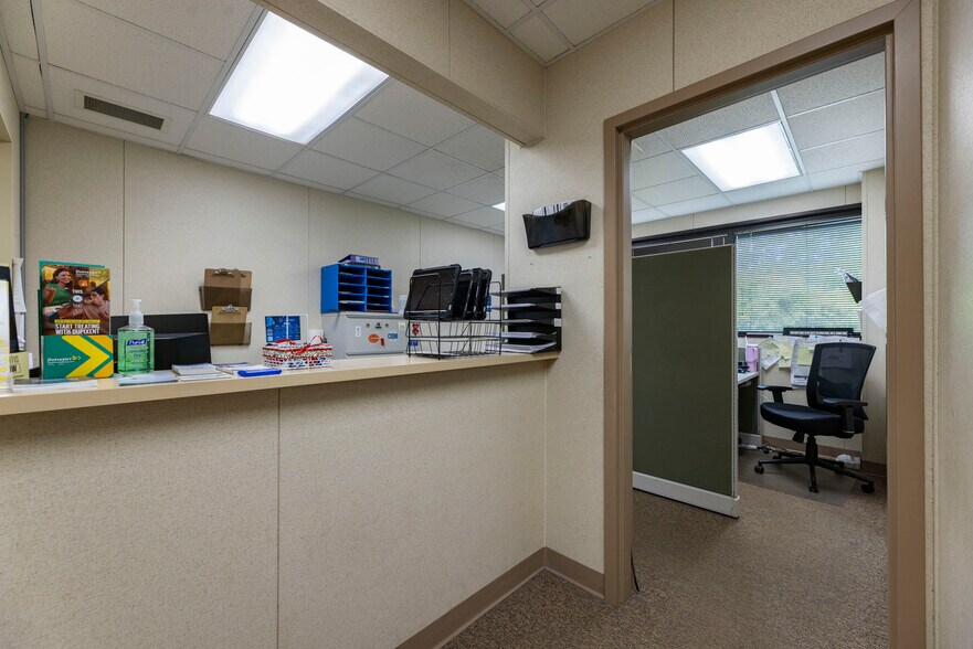 More Photos Of 360 Kingstown Rd, Narragansett Medical For Lease