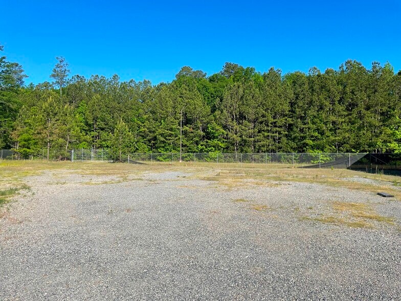 More Photos Of 300 Delano Dr, Manchester Warehouse For Sale