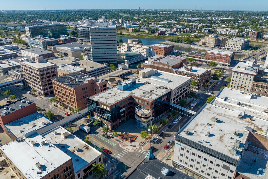 More Photos Of 221 3rd Ave SE, Cedar Rapids Office For Lease