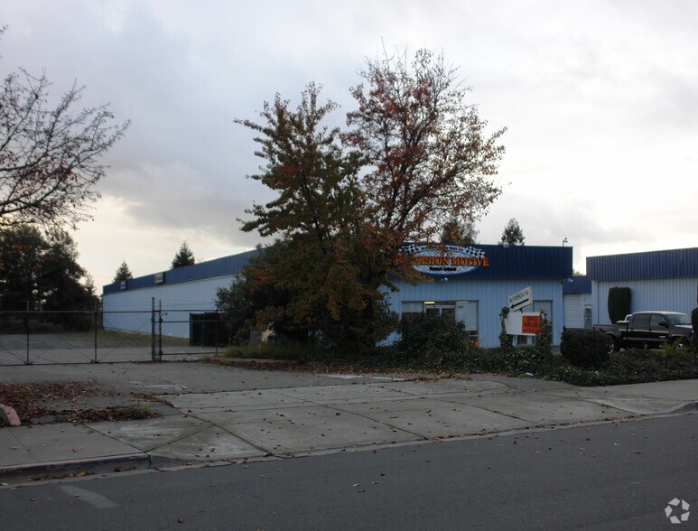 More Photos Of 25789 Dollar St, Hayward Auto Repair For Lease