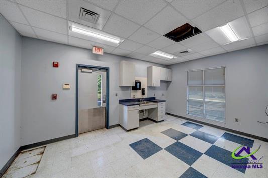 More Photos Of 114 Devaughn Ave, Montezuma Medical For Sale